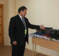 Ефим Канев, президент Коми Ремесленной Палаты, передаёт КГПИ в дар уникальную коллекцию книг